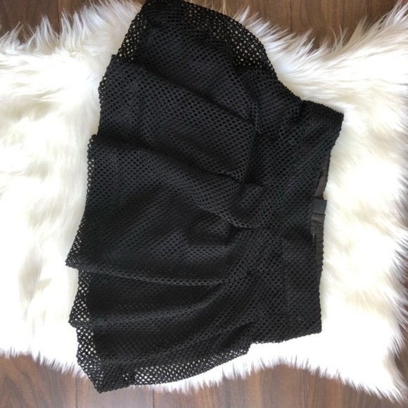 Like new Banana republic Mesh lined mini skirt - Picture 2 of 7